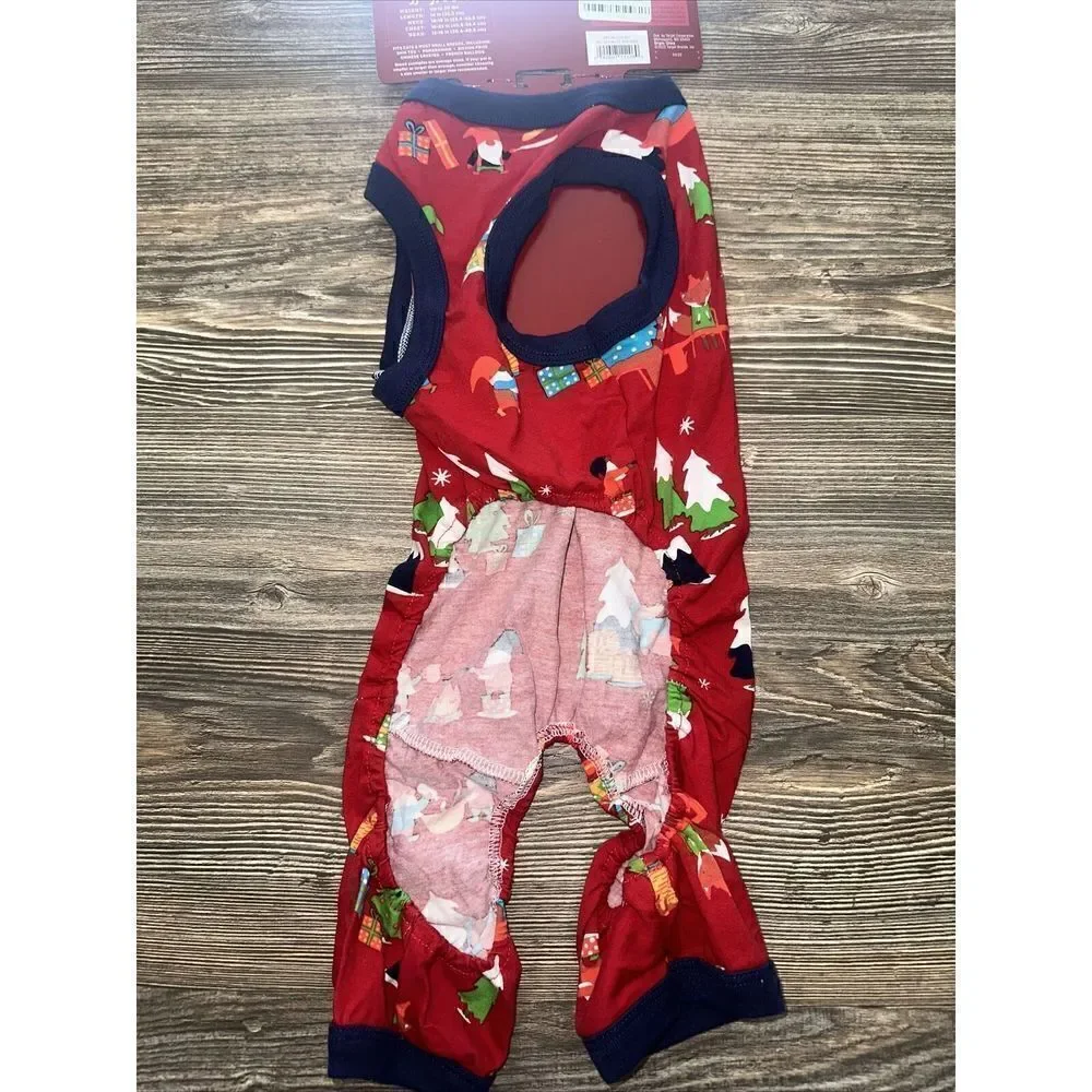 NWT, Size Small Dog Holiday Gnomes Print outfit. NWT. L